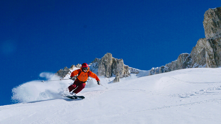 各地で働きながらスキーする星野（写真はアルゼンチンのスキー場「Las Lenas」）